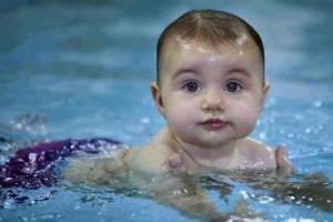 cute-baby-swimming-picture